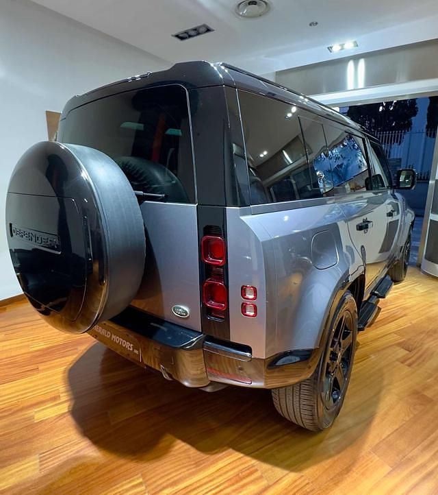 Usata Land Rover Defender SE Dynamic 200 CV (147 kW) 2023 Grigio SUV