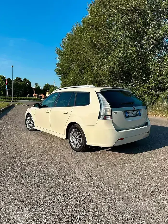 Usata Saab 9-3 150 CV (110 kW) 2009 Bianco Station wagon
