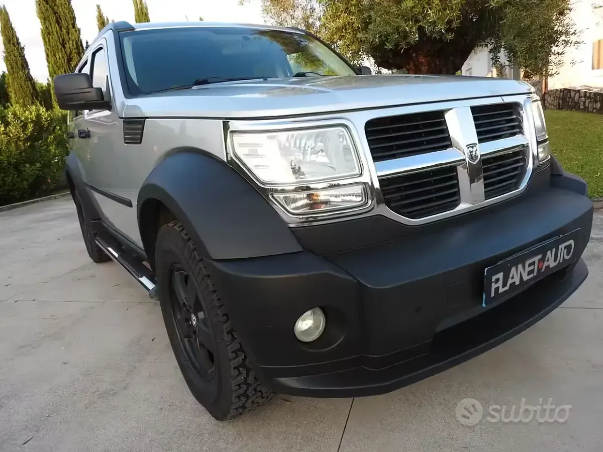 Usata Dodge Nitro SE 177 CV (130 kW) 2009 Grigio SUV
