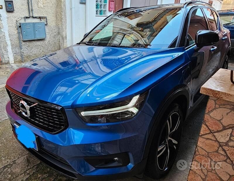 Usata Volvo XC40 R-Design 180 CV (132 kW) 2021 Blu SUV