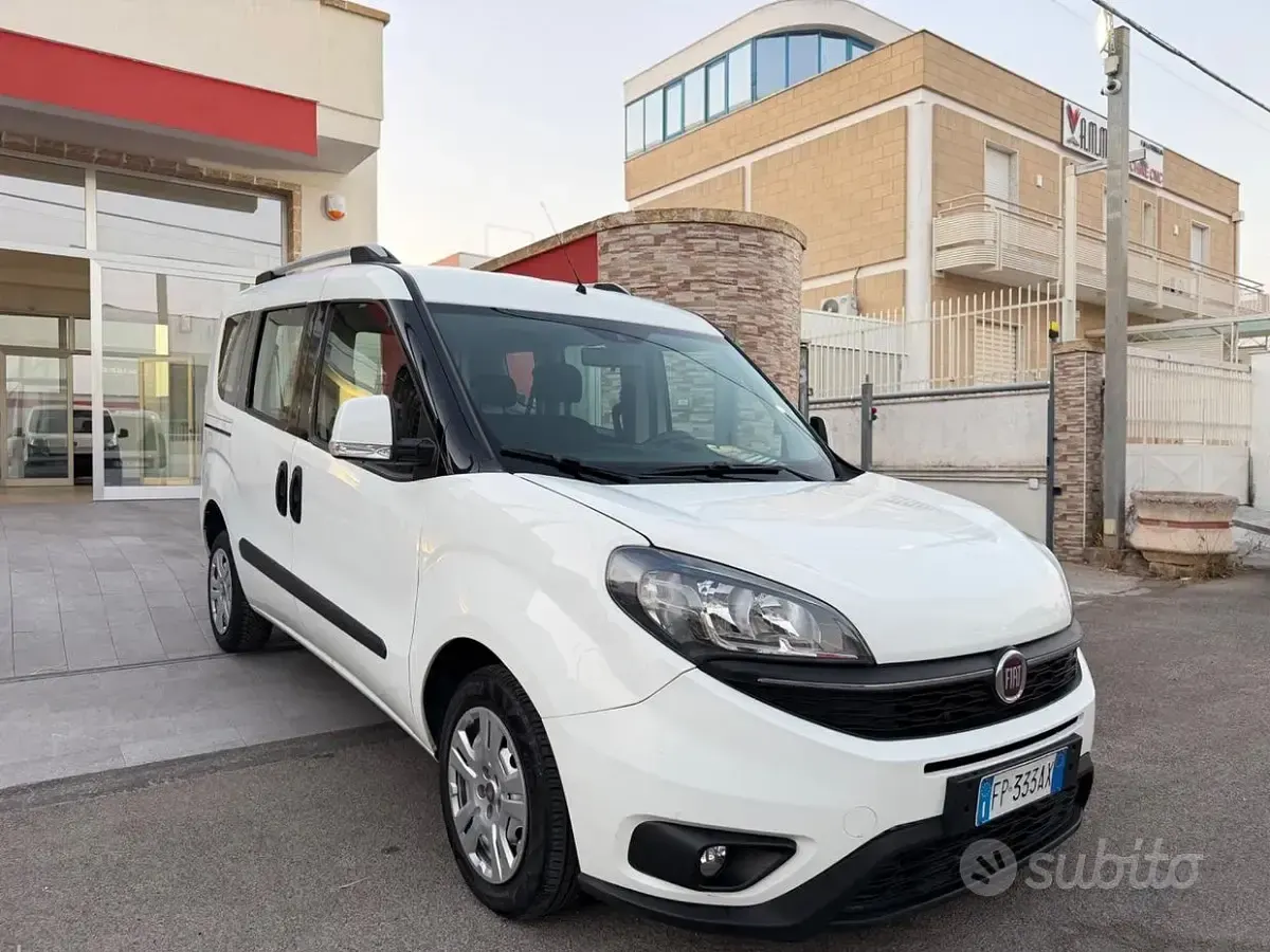 Usata Fiat Doblò 120 CV (88 kW) 2018 Bianco Monovolume