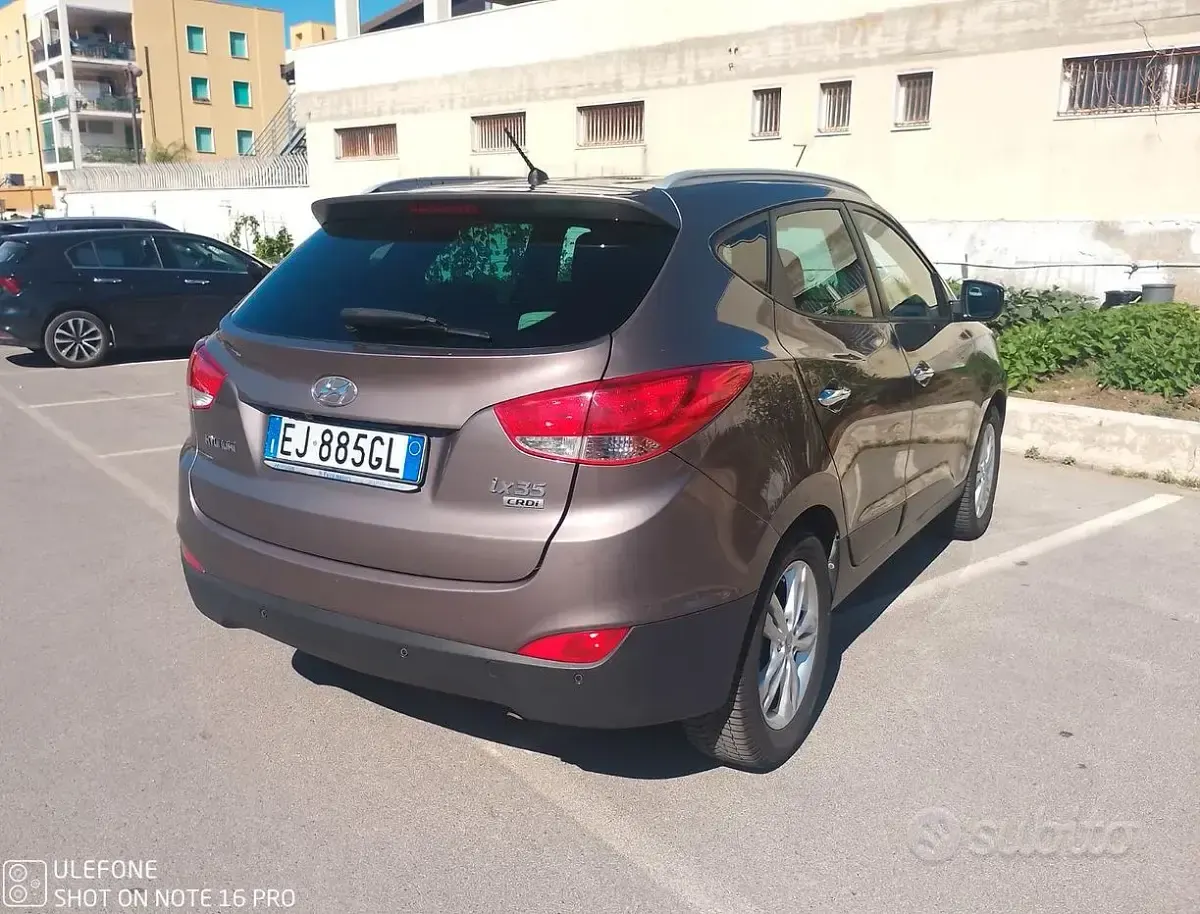 Usata Hyundai Tucson Comfort 115 CV (84 kW) 2011 Marrone SUV