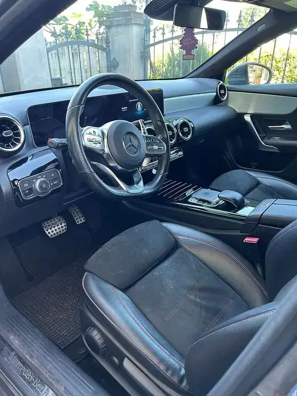 Usata Mercedes A180 Premium 116 CV (85 kW) 2019 Berlina