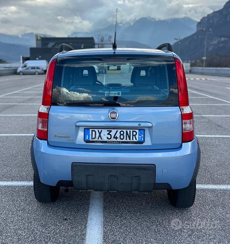 Usata Fiat Panda 4x4 Climbing 60 CV (44 kW) 2009 Blu Utilitaria