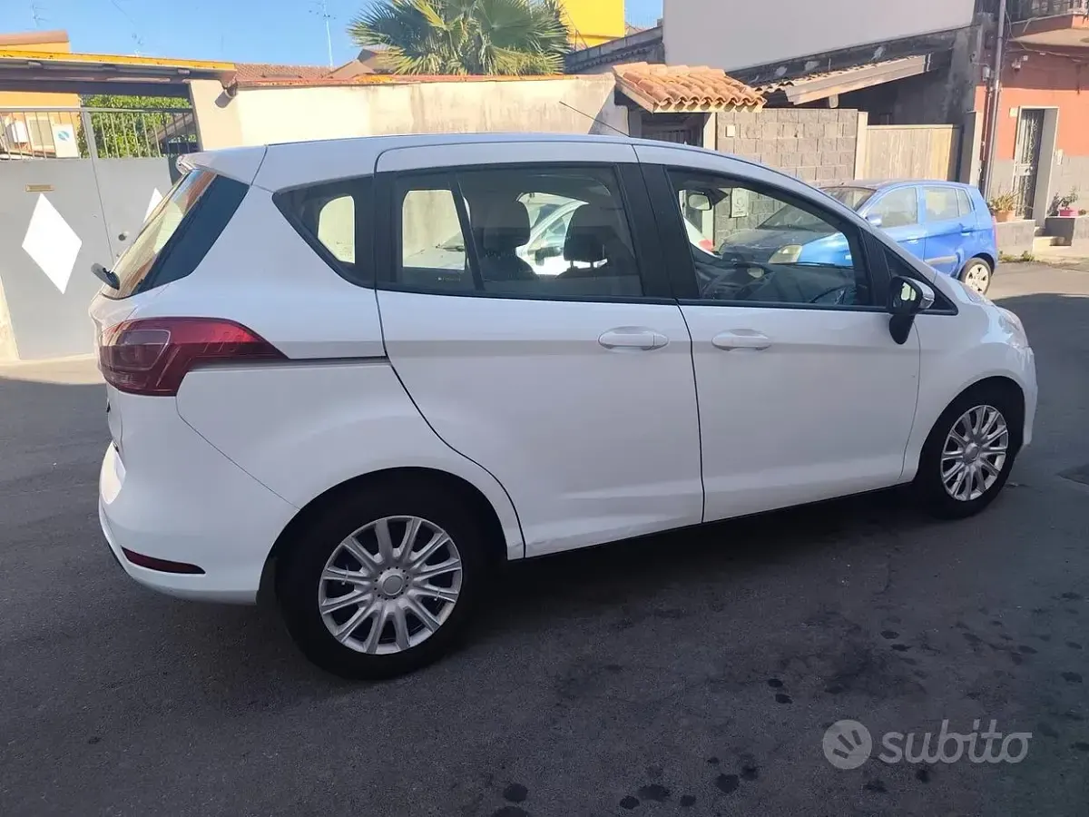 Usata Ford B-MAX 95 CV (69 kW) 2013 Bianco Monovolume
