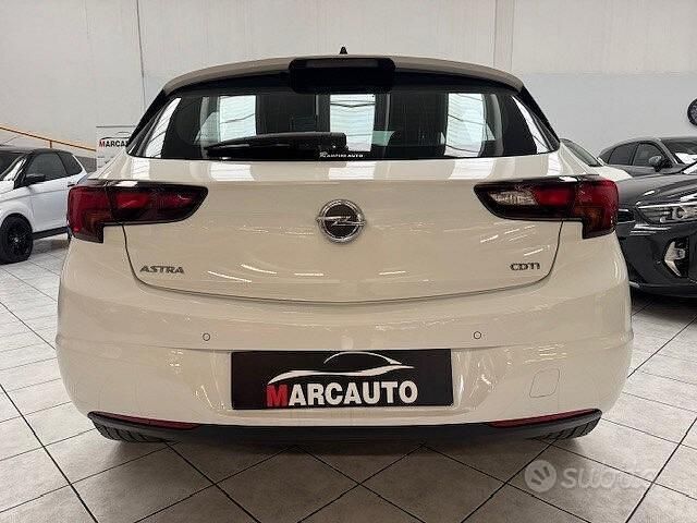 Usata Opel Astra Dynamic 136 CV (100 kW) 2019 Bianco Berlina