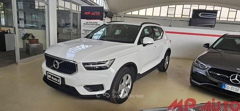 Bianco Usata 2019 Volvo XC40 R-Design SUV | 21.400 € (Ottimo prezzo) - Immagine 1/4