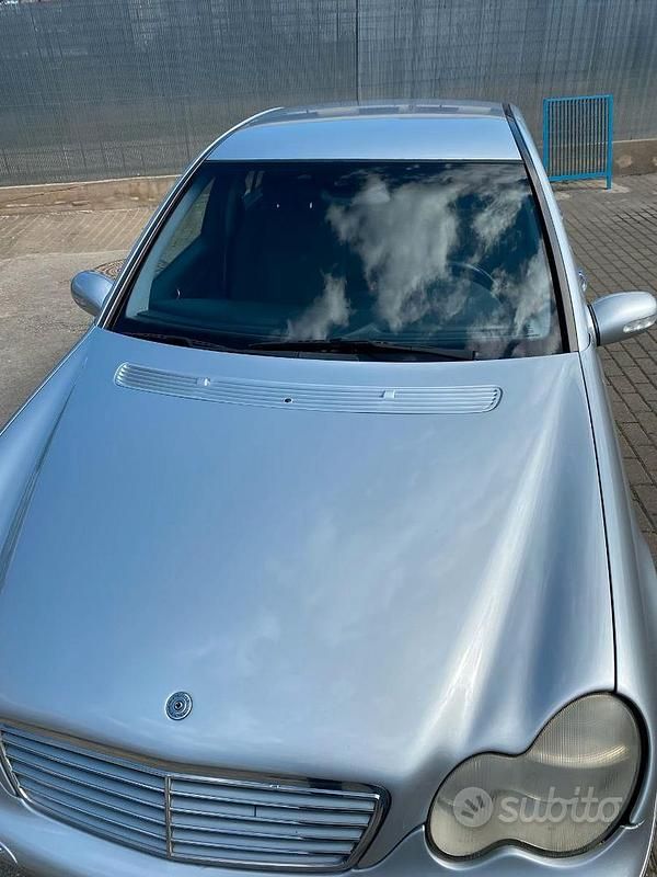 Usata Mercedes C220 Elegance 95 CV (69 kW) 2002 Berlina
