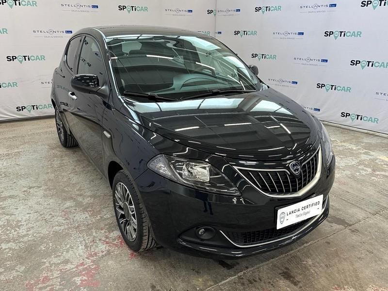 Usata Lancia Ypsilon Gold 69 CV (50 kW) 2023 Nero Utilitaria