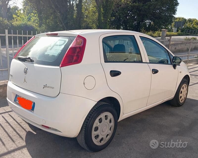 Usata Fiat Punto 80 CV (58 kW) 2009 Utilitaria