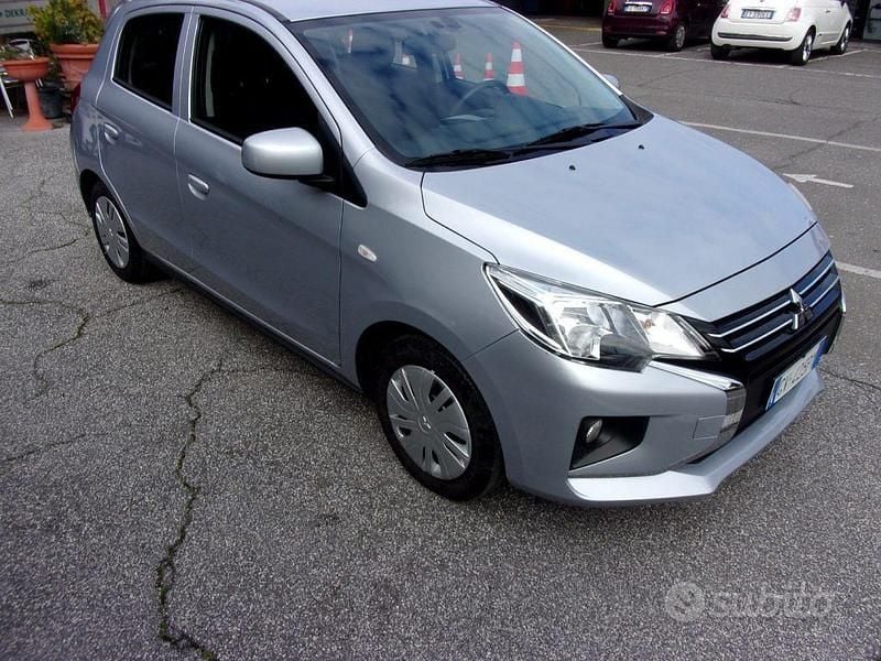 Usata Mitsubishi Space Star Invite 71 CV (52 kW) 2024 Grigio Berlina