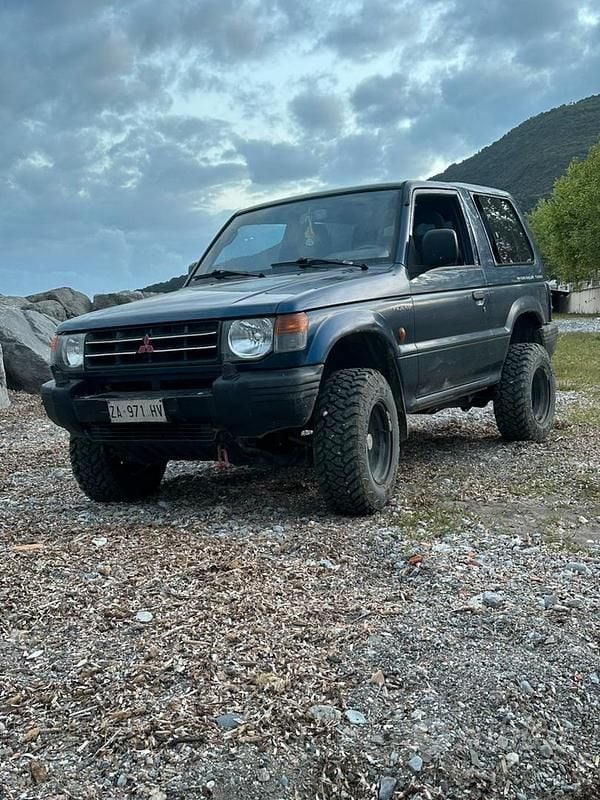 Usata Mitsubishi Pajero 1999 Blu SUV