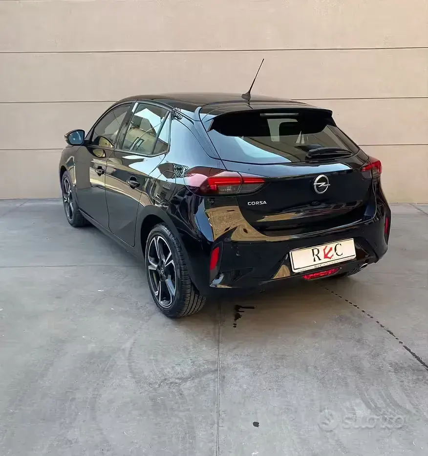 Usata Opel Corsa GS Line 101 CV (74 kW) 2020 Nero Utilitaria