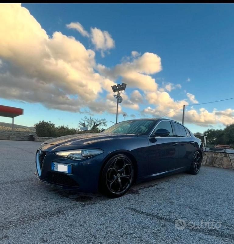 Usata Alfa Romeo Giulia Super 180 CV (132 kW) 2018 Blu Berlina