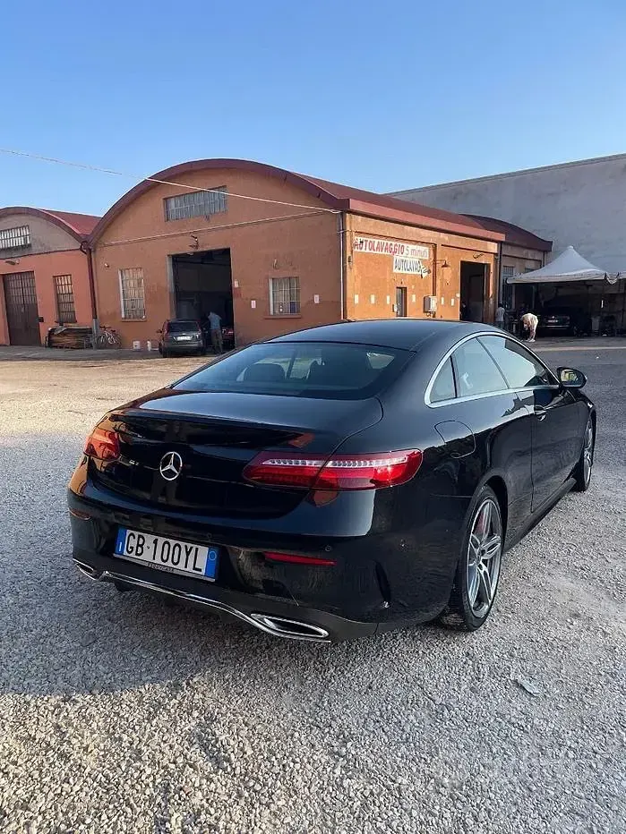 Usata Mercedes E220 Premium 194 CV (142 kW) 2019 Nero Coupé