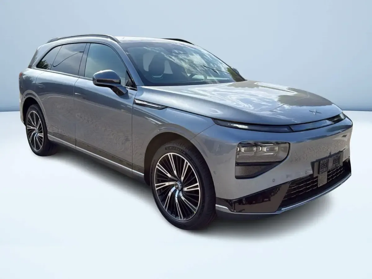 Usata XPENG G9 RWD Standard Range 258 kW (351 CV) 2026 Grigio metallizzato SUV