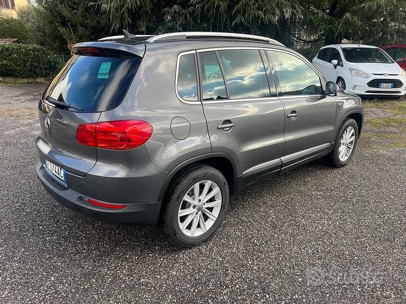 Usata VW Tiguan 140 CV (102 kW) 2015 Grigio SUV
