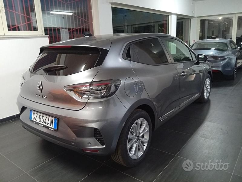 Nuova Renault Clio V Evolution 100 CV (73 kW) 2025 Grigio Berlina