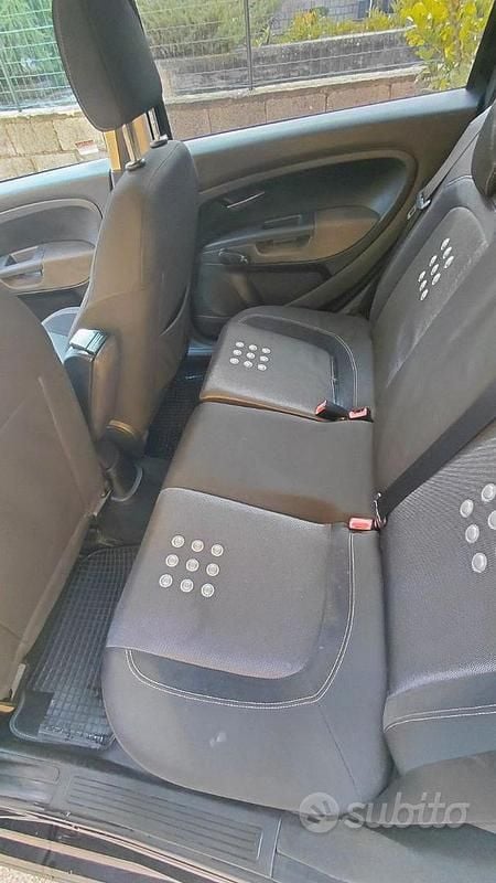 Usata Fiat Grande Punto 90 CV (66 kW) 2007 Nero Utilitaria