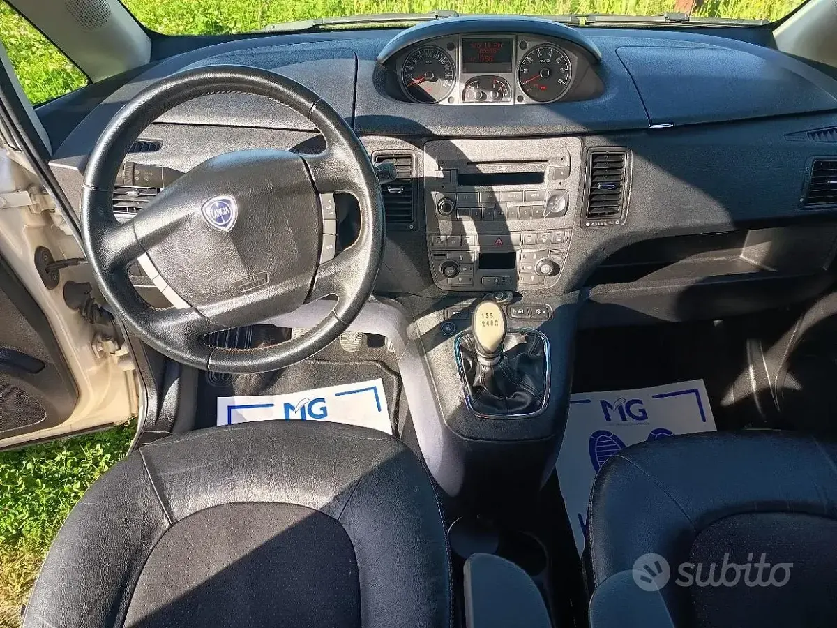 Usata Lancia Musa 95 CV (69 kW) 2011 Bianco Monovolume