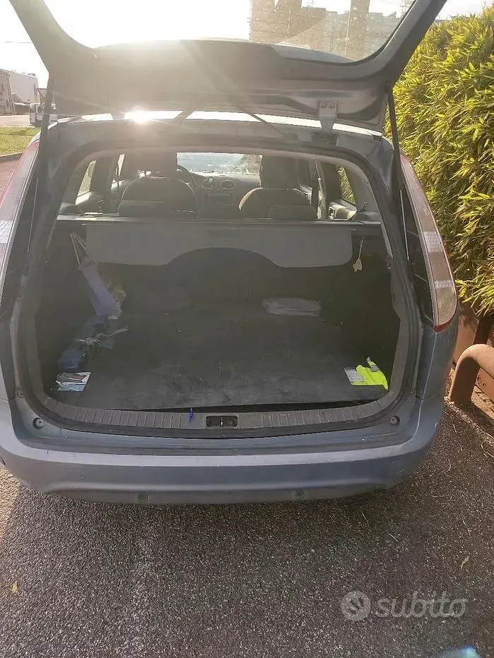 Usata Ford Focus Titanium 145 CV (106 kW) 2009 Blu Station wagon