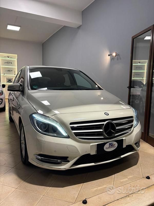 Usata Mercedes B180 Executive 108 CV (79 kW) 2014 Bianco Monovolume