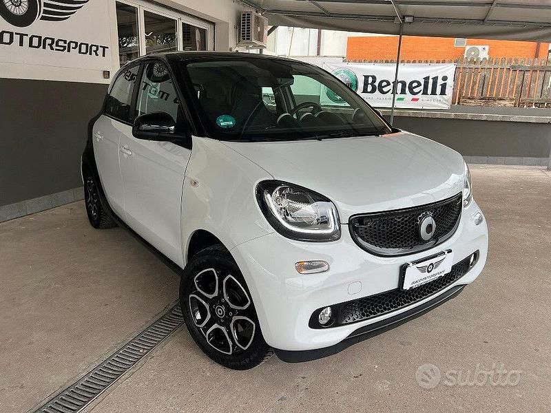 Usata Smart ForFour Prime 71 CV (52 kW) 2015 Bianco Utilitaria