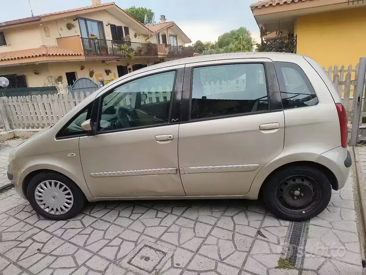 Usata Lancia Musa 69 CV (50 kW) 2006 Monovolume