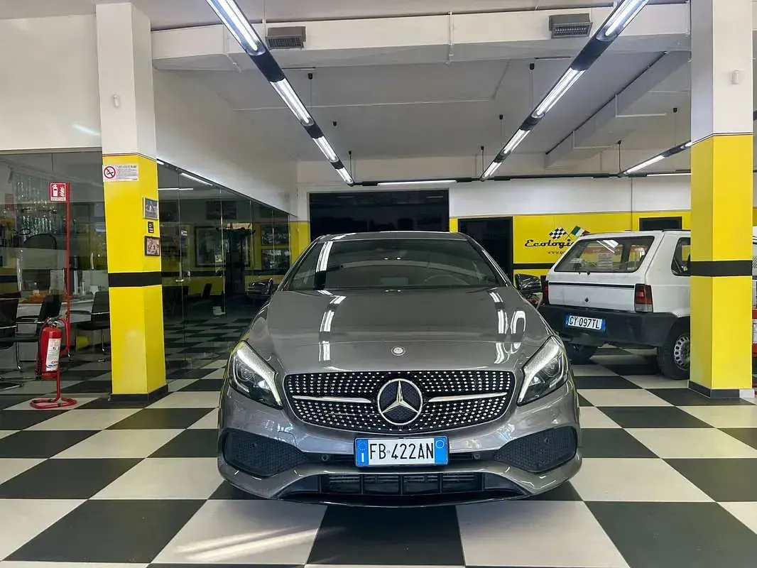 Usata Mercedes A180 Premium 109 CV (80 kW) 2015 Berlina