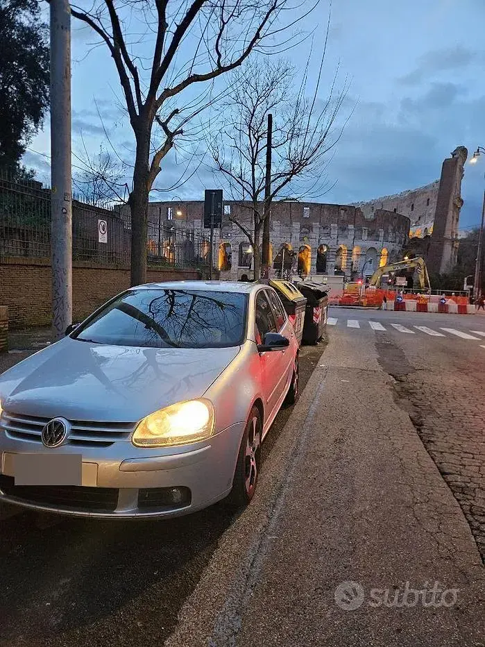 Usata VW Golf IV 140 CV (102 kW) 2005 Grigio Berlina