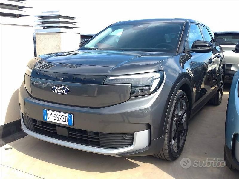 Grigio Nuova 2025 Ford Explorer Extended Range SUV | 44.000 € (Cara) - Immagine 1/4
