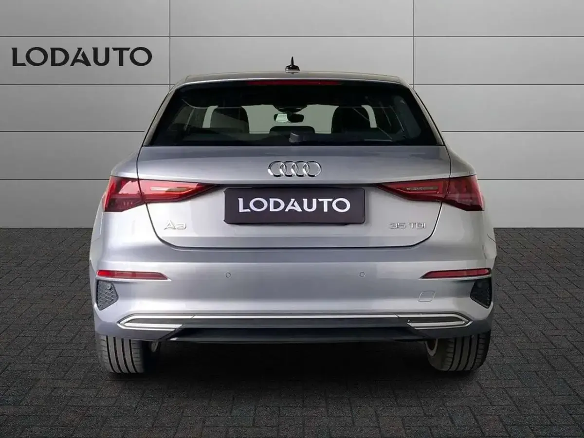 Usata Audi A3 Advanced 150 CV (110 kW) 2021 Argento Berlina