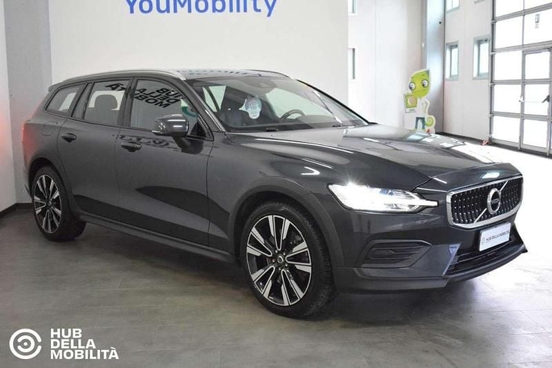 Usata Volvo V60 CC Pro 190 CV (139 kW) 2019 Grigio Station wagon