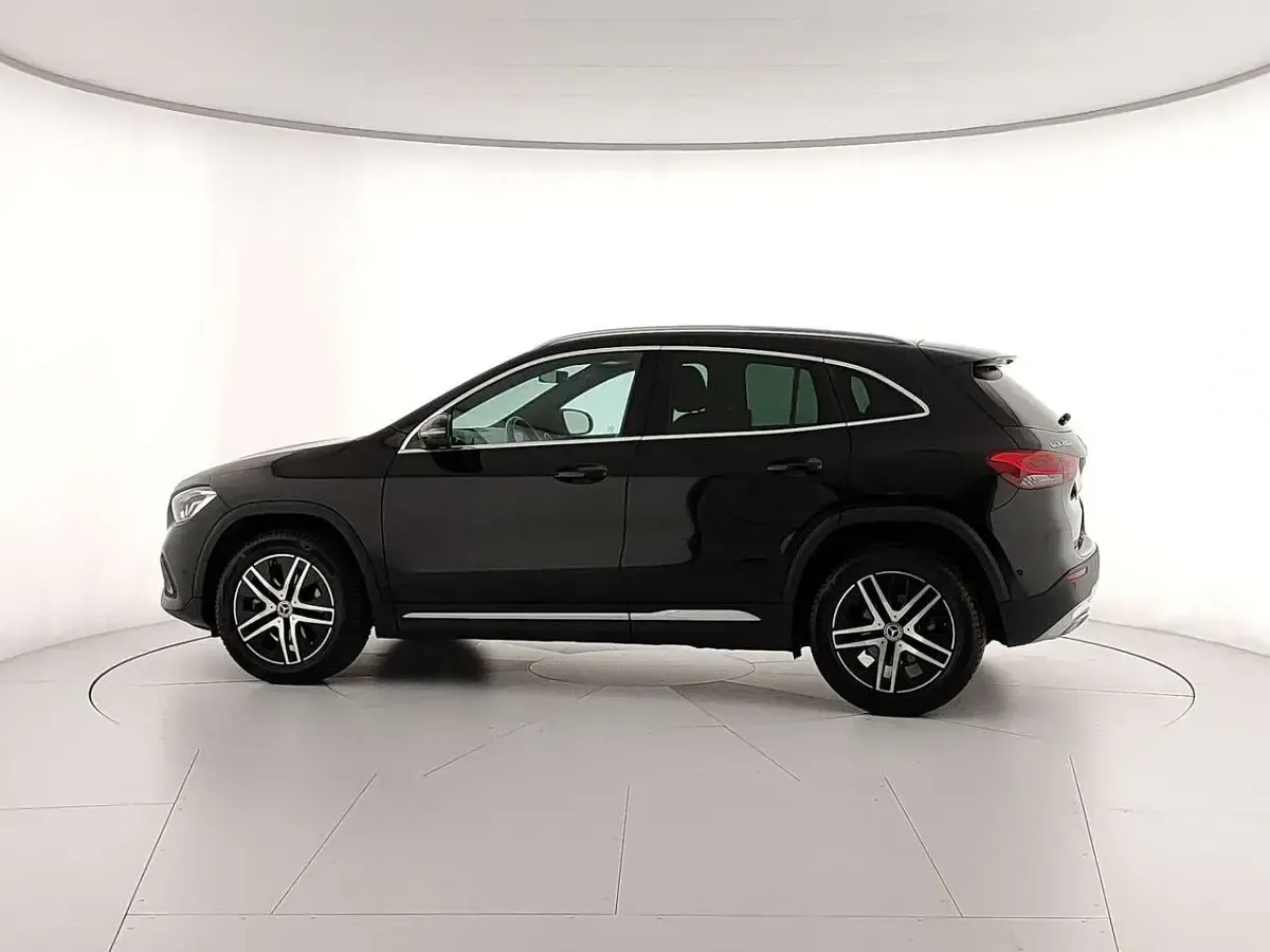 Usata Mercedes GLA200 150 CV (110 kW) 2022 Nero SUV