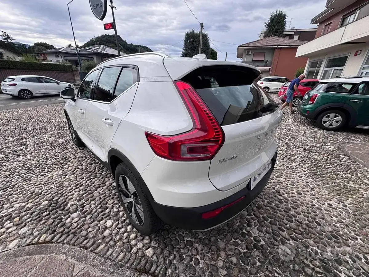 Usata Volvo XC40 Inscription 179 CV (131 kW) 2022 Bianco SUV