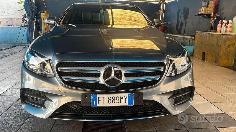 Usata Mercedes E220 Avantgarde 170 CV (125 kW) 2019 Grigio Berlina