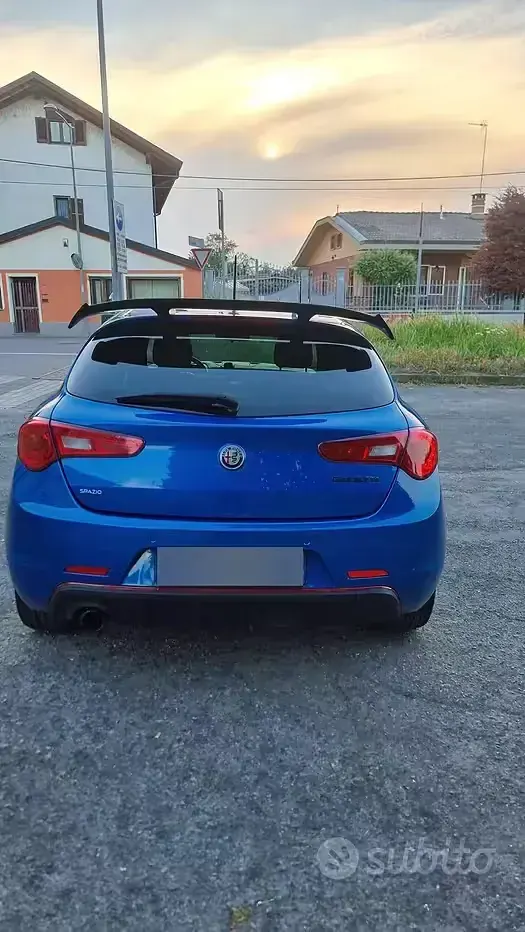Usata Alfa Romeo Giulietta 120 CV (88 kW) 2019 Bluazzurro Utilitaria