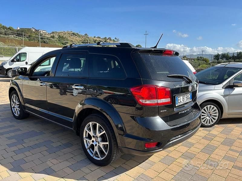 Usata Fiat Freemont Lounge 170 CV (125 kW) 2012 Nero SUV