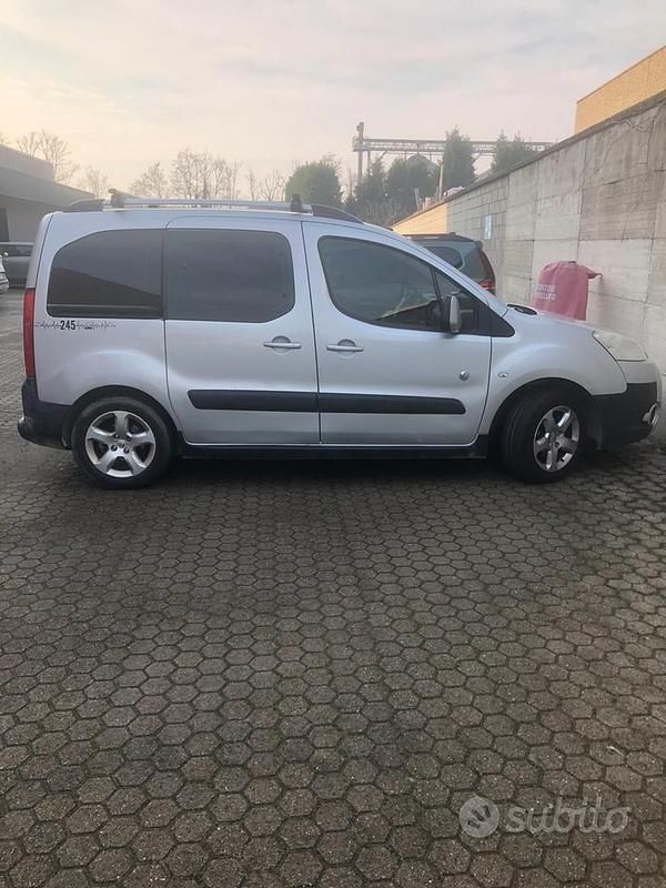 Gebraucht Peugeot Partner 110 PS (80 kW) 2009 Grau Van / Kleinbus