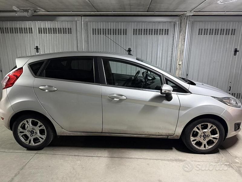 Usata Ford Fiesta Titanium 2016 Grigio Berlina
