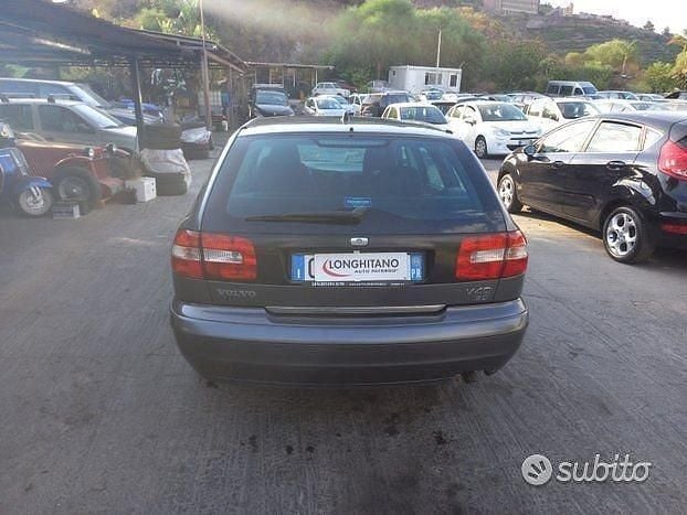 Usata Volvo V40 95 CV (69 kW) 2004 Grigio Station wagon