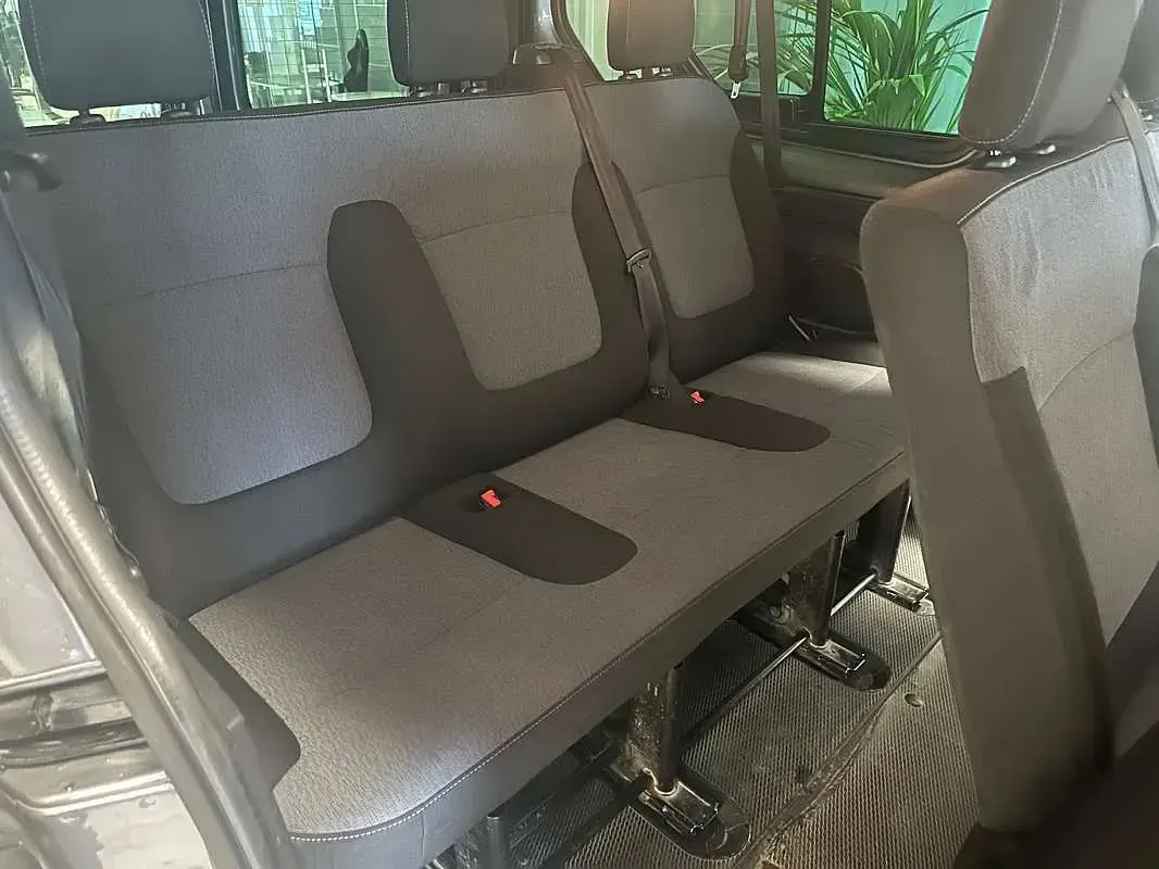 Usata Opel Vivaro 145 CV (106 kW) 2018 Grigio Monovolume