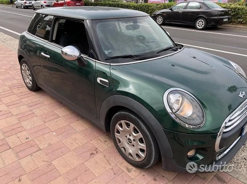 Begagnad Mini One D 95 HK (69 kW) 2016 Grön Halvkombi