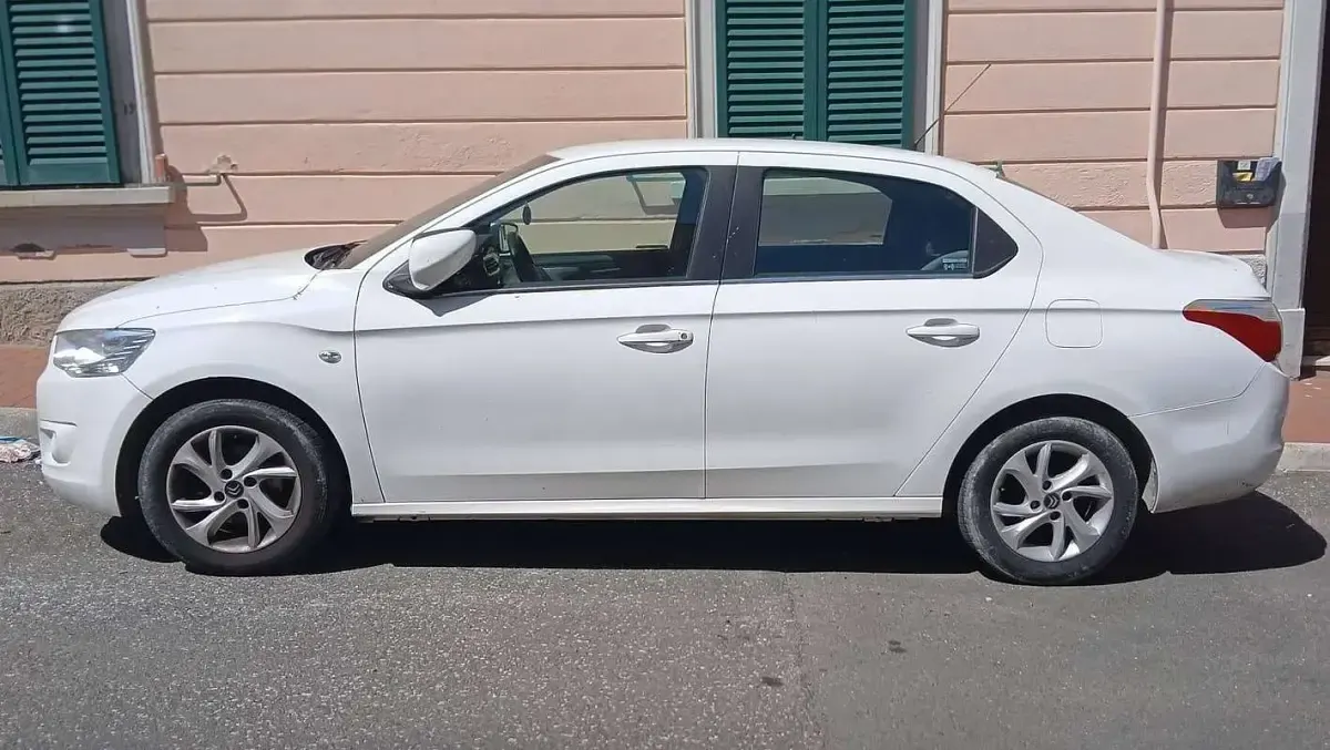 Usata Citroën C-Elysee I Exclusive 99 CV (72 kW) 2016 Bianco Berlina