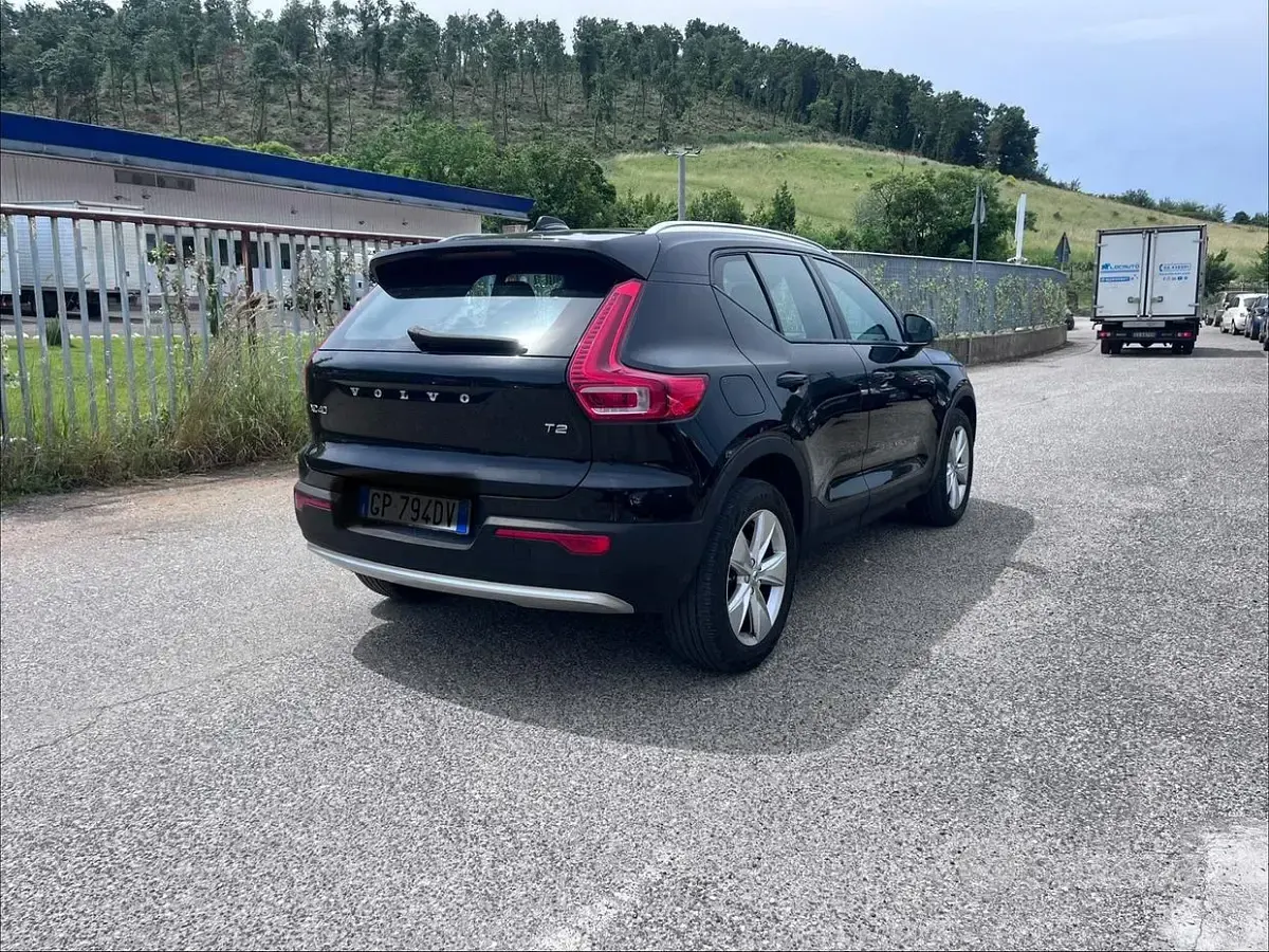 Usata Volvo XC40 Core 129 CV (94 kW) 2023 Nero SUV