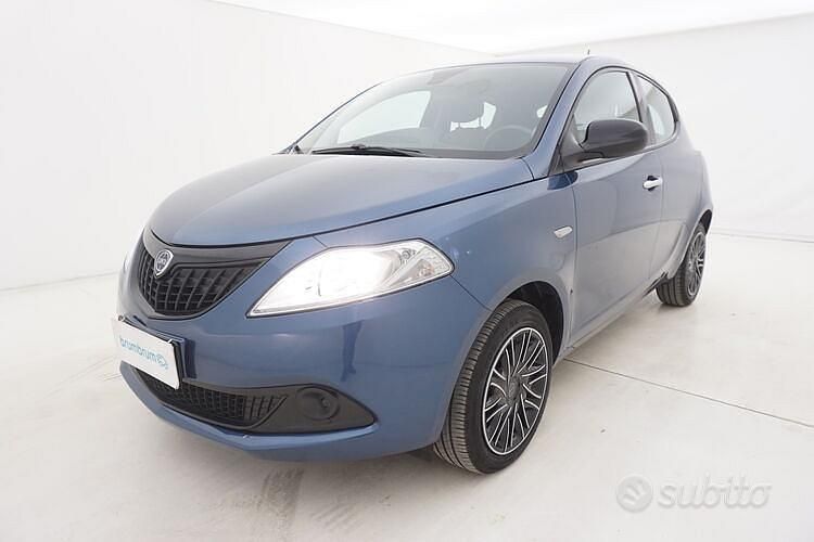 Usata Lancia Ypsilon Silver 69 CV (50 kW) 2023 Blu Utilitaria