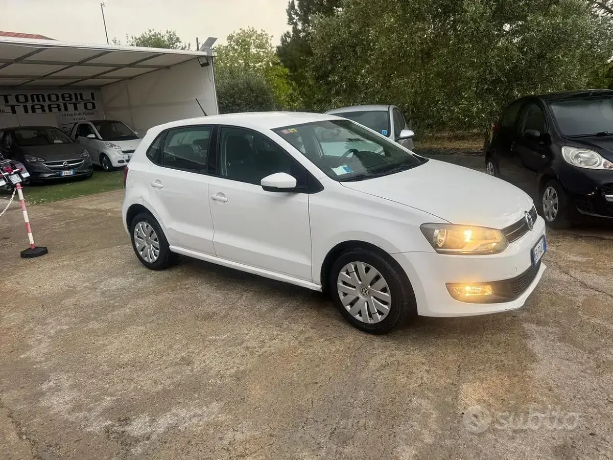 Usata VW Polo Comfortline 75 CV (55 kW) 2013 Bianco Utilitaria