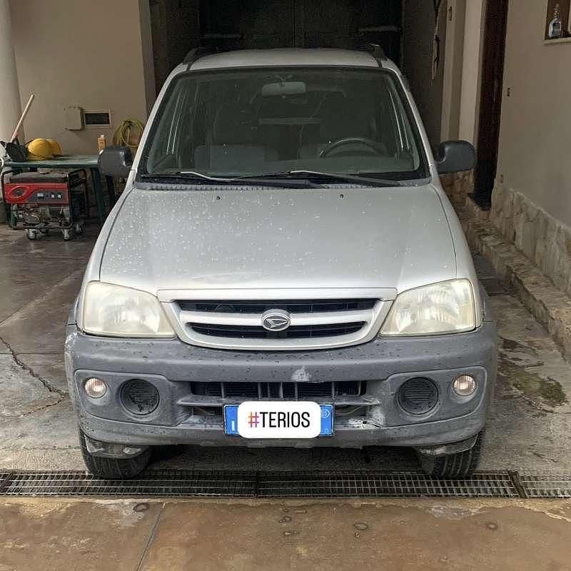Usata Daihatsu Terios 86 CV (63 kW) 2005 Grigio SUV