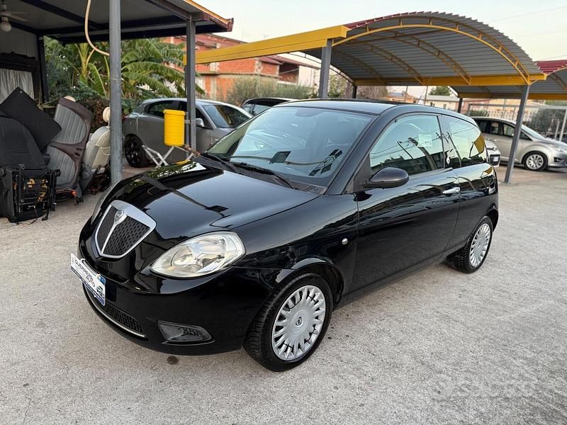 Nero Usata 2009 Lancia Ypsilon Due volumi | 3299 € (Buon prezzo) - Immagine 1/4