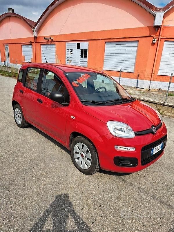 Usata Fiat Panda Pop 90 CV (66 kW) 2015 Rosso Utilitaria